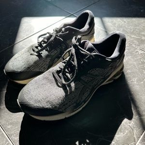 Asics running shoes like new gel kayano 26